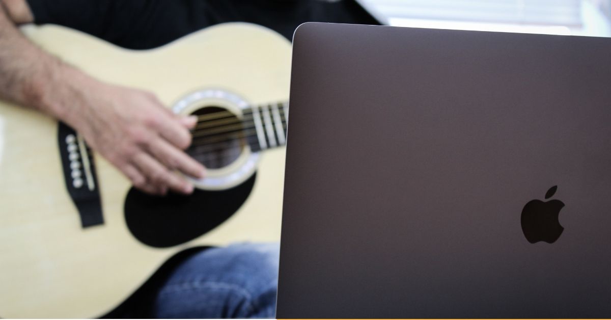 ▷ 5 Ventajas de estudiar un curso de guitarra online | Plug\u0026Learn